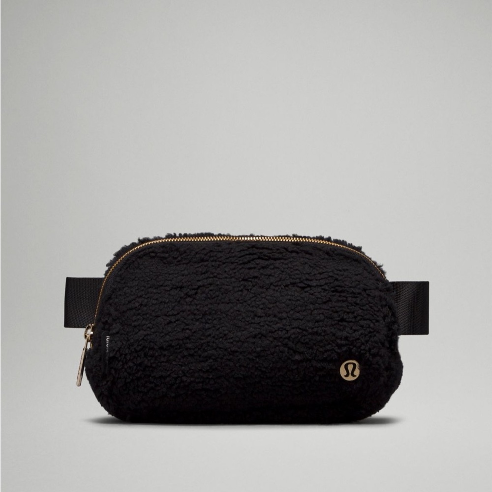 Everywhere Fleece Belt Bag